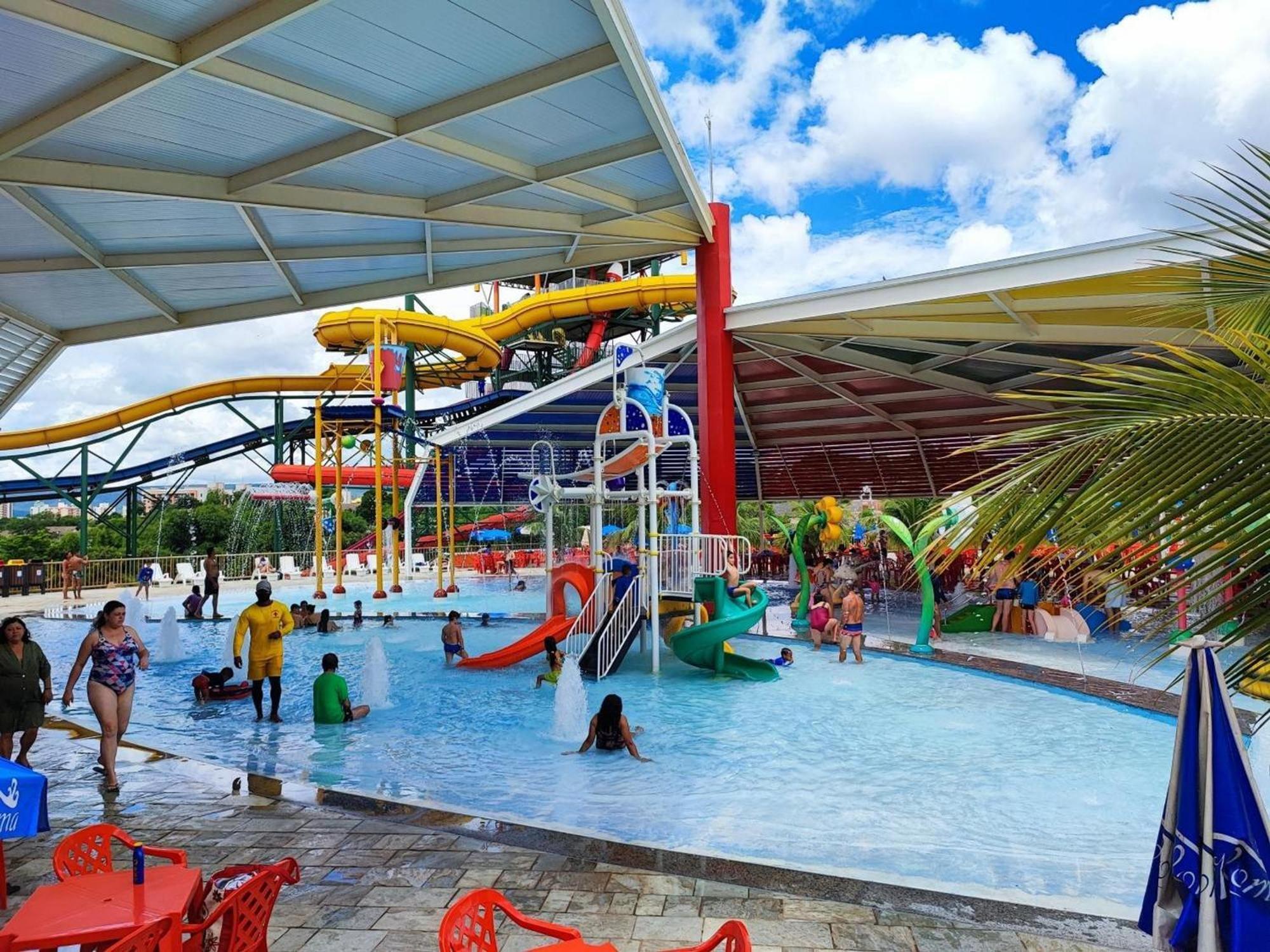 Piazza Diroma Com Acesso Ao Acqua Park Em Caldas Novas Eksteriør bilde